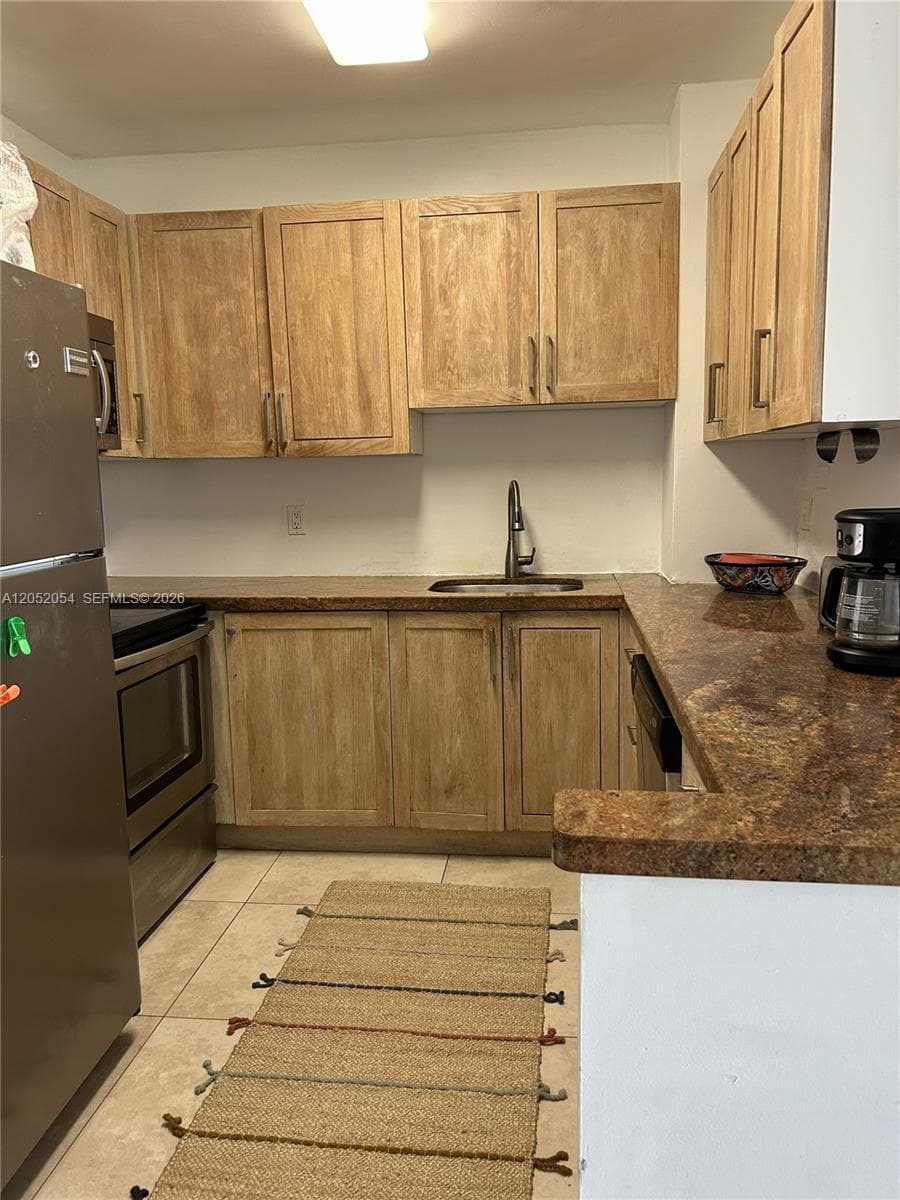 7441 Wayne Ave # 8R, Miami Beach FL 33141 photo 2
