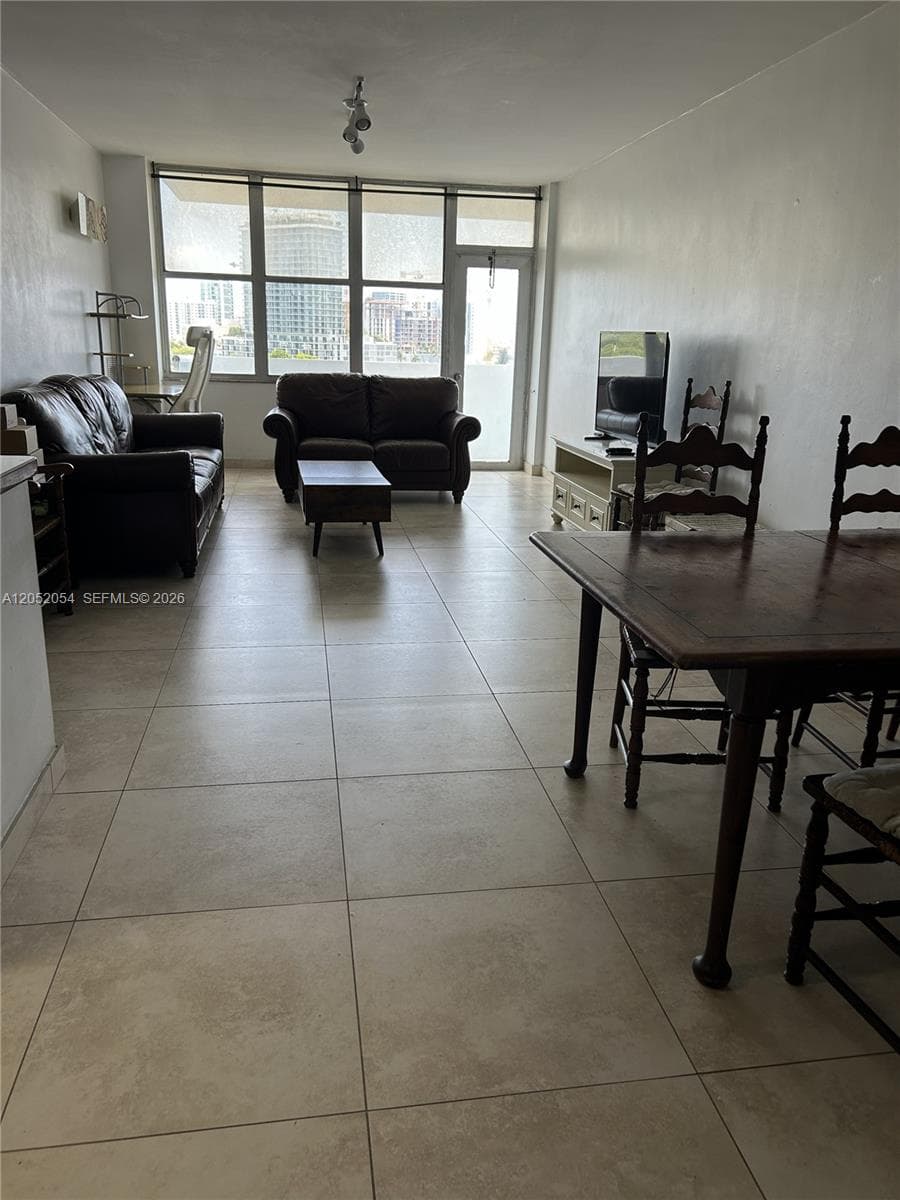 7441 Wayne Ave # 8R, Miami Beach FL 33141 photo 5