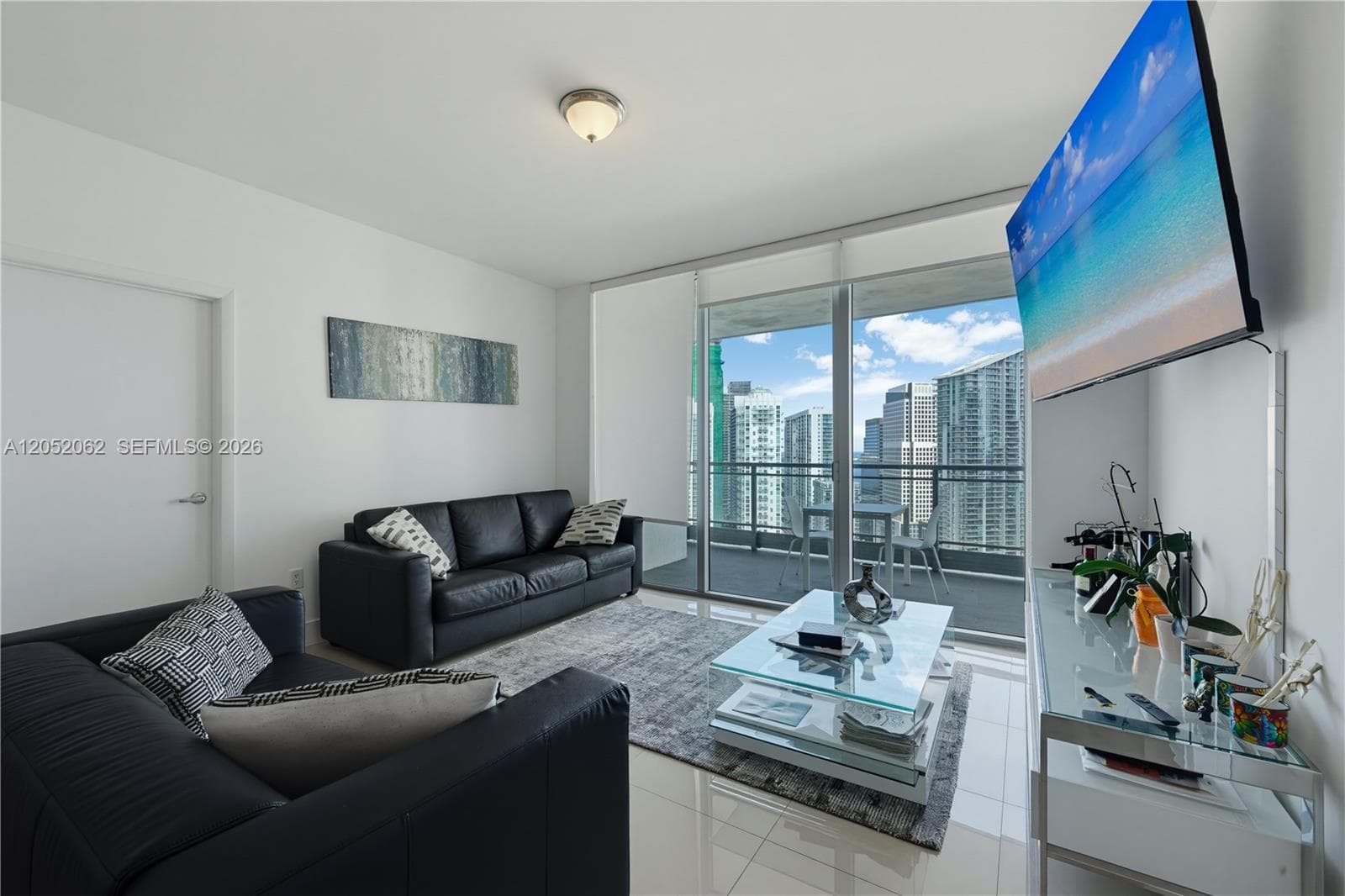 90 SW 3rd St # 3511, Miami FL 33130 photo 4