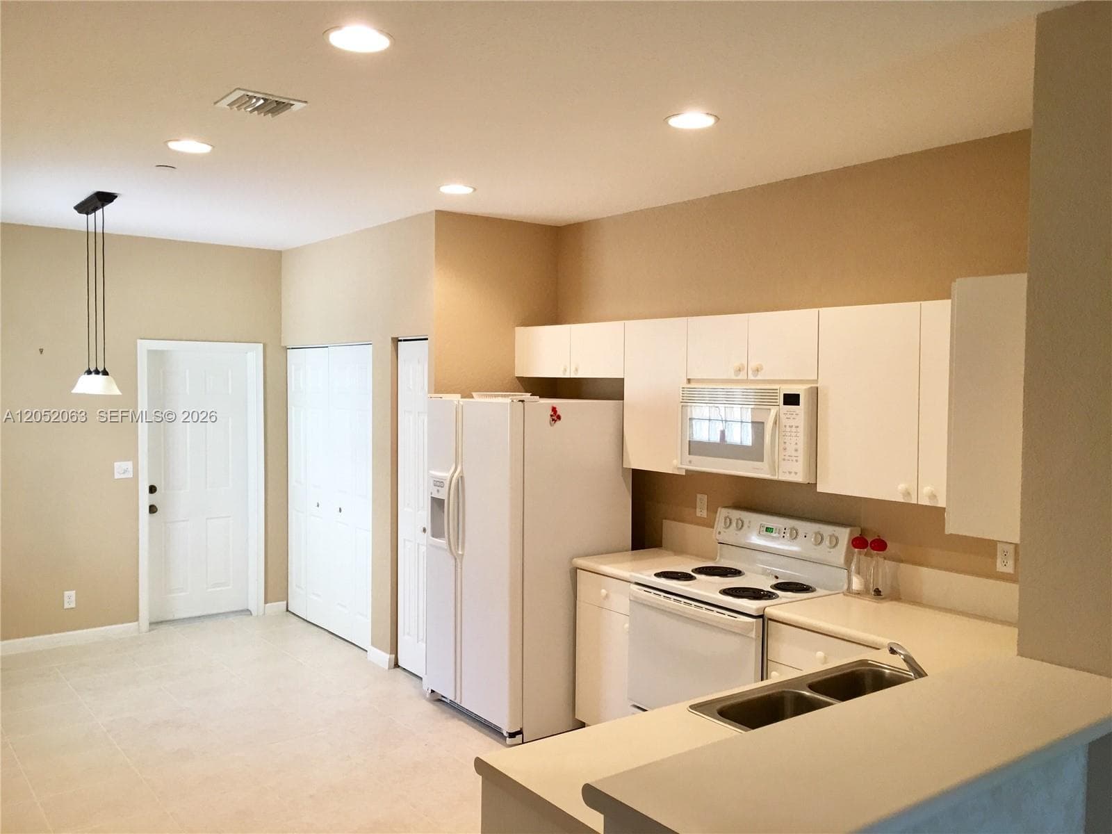 4258 Vineyard Cir, Weston FL 33332 photo 4
