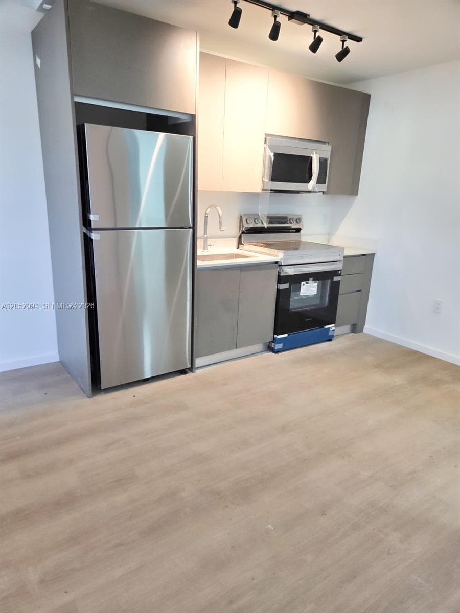 8106 NE 1st Ave # 15, Miami, FL 33138 photo 4