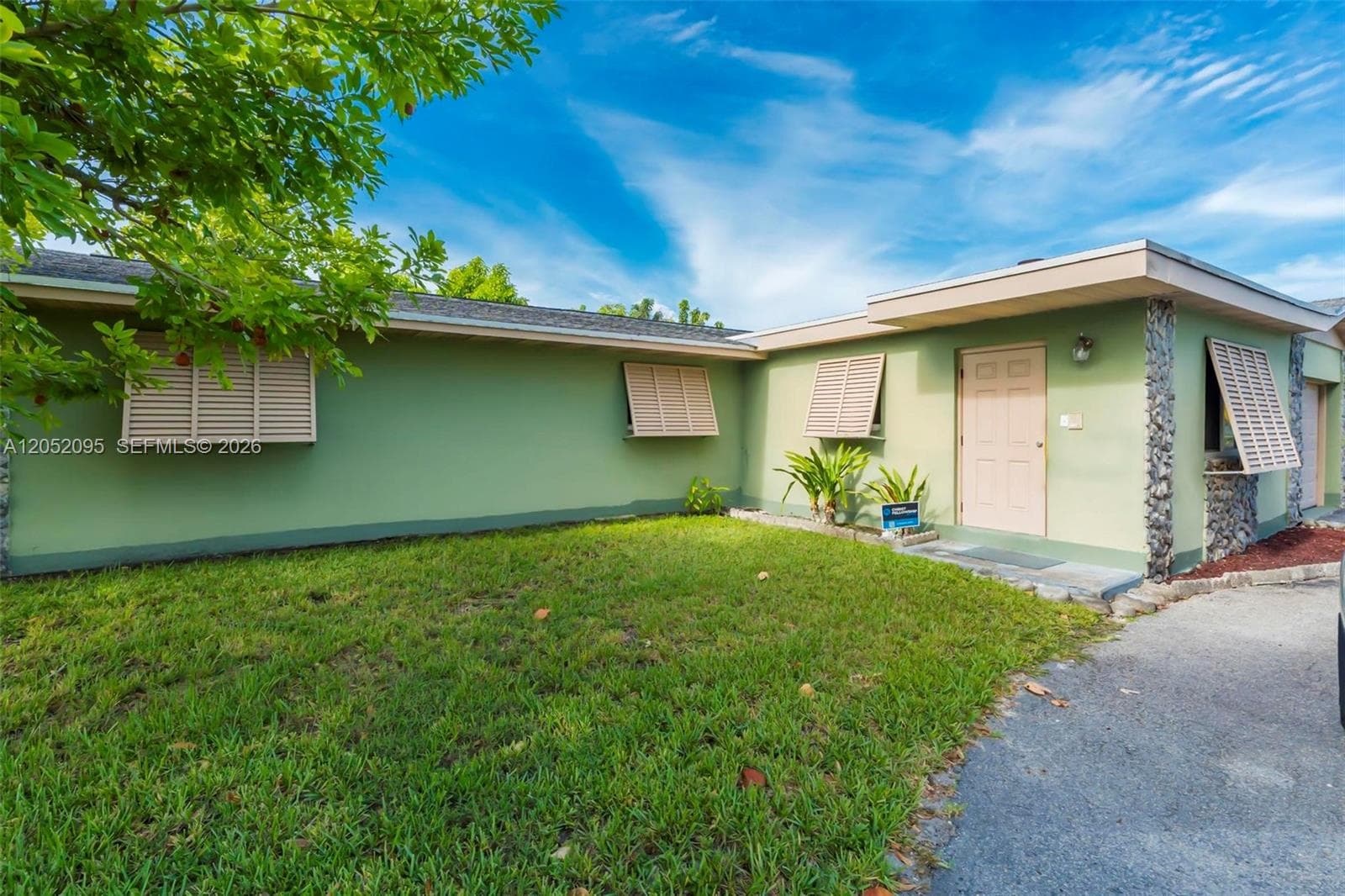 9110 SW 200 St, Cutler Bay FL 33157 photo 2