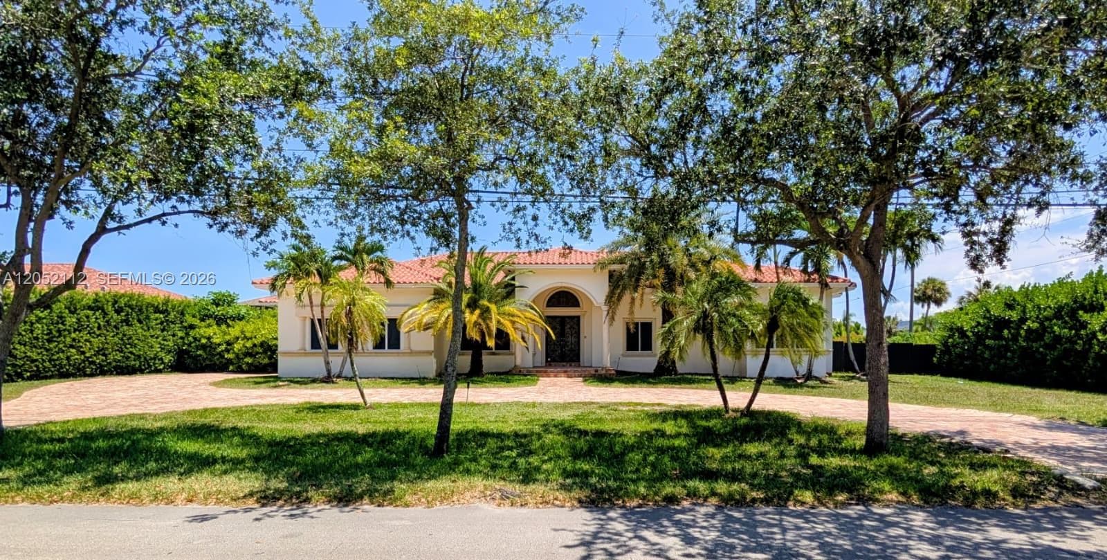 6990 SW 90th St, Pinecrest FL 33156