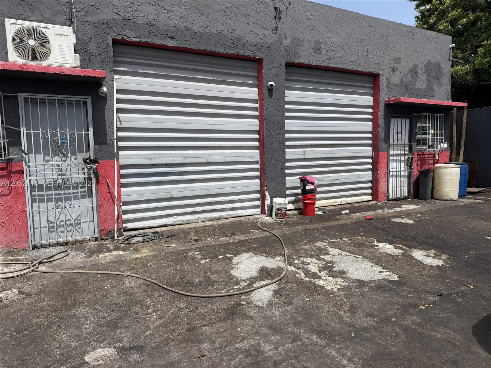 2563 NW 23rd St, Miami FL 33142 photo 2