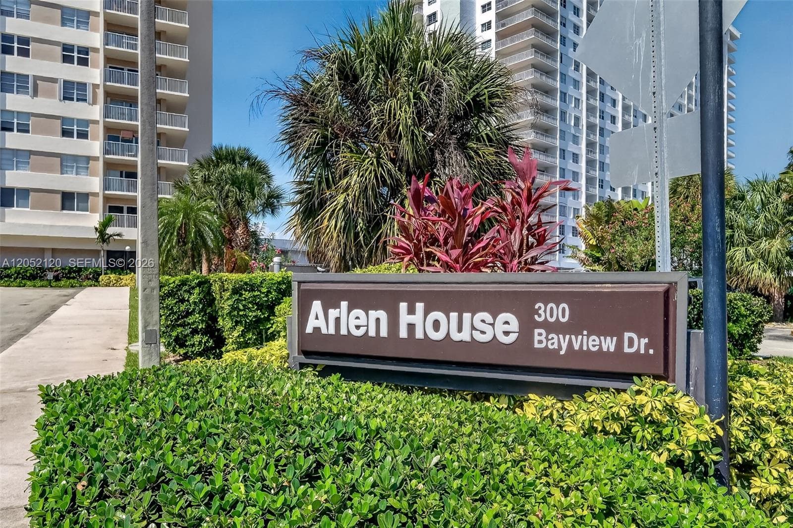 300 Bayview Dr # 916, Sunny Isles Beach FL 33160 photo 2