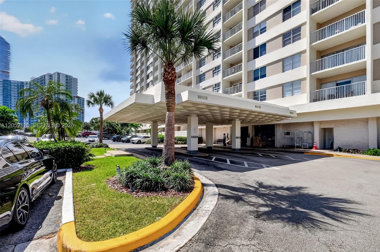 300 Bayview Dr # 916, Sunny Isles Beach FL 33160 photo 3