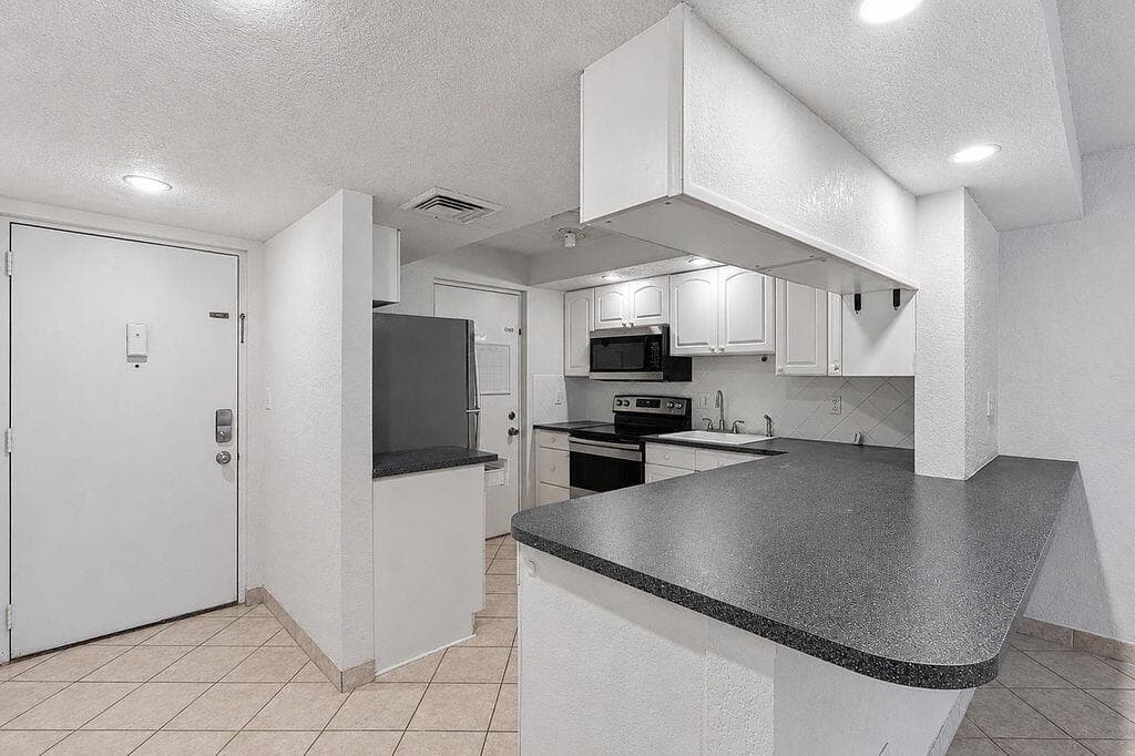 2322 S Cypress Bend Drive # 311, Pompano Beach FL 33069 photo 4