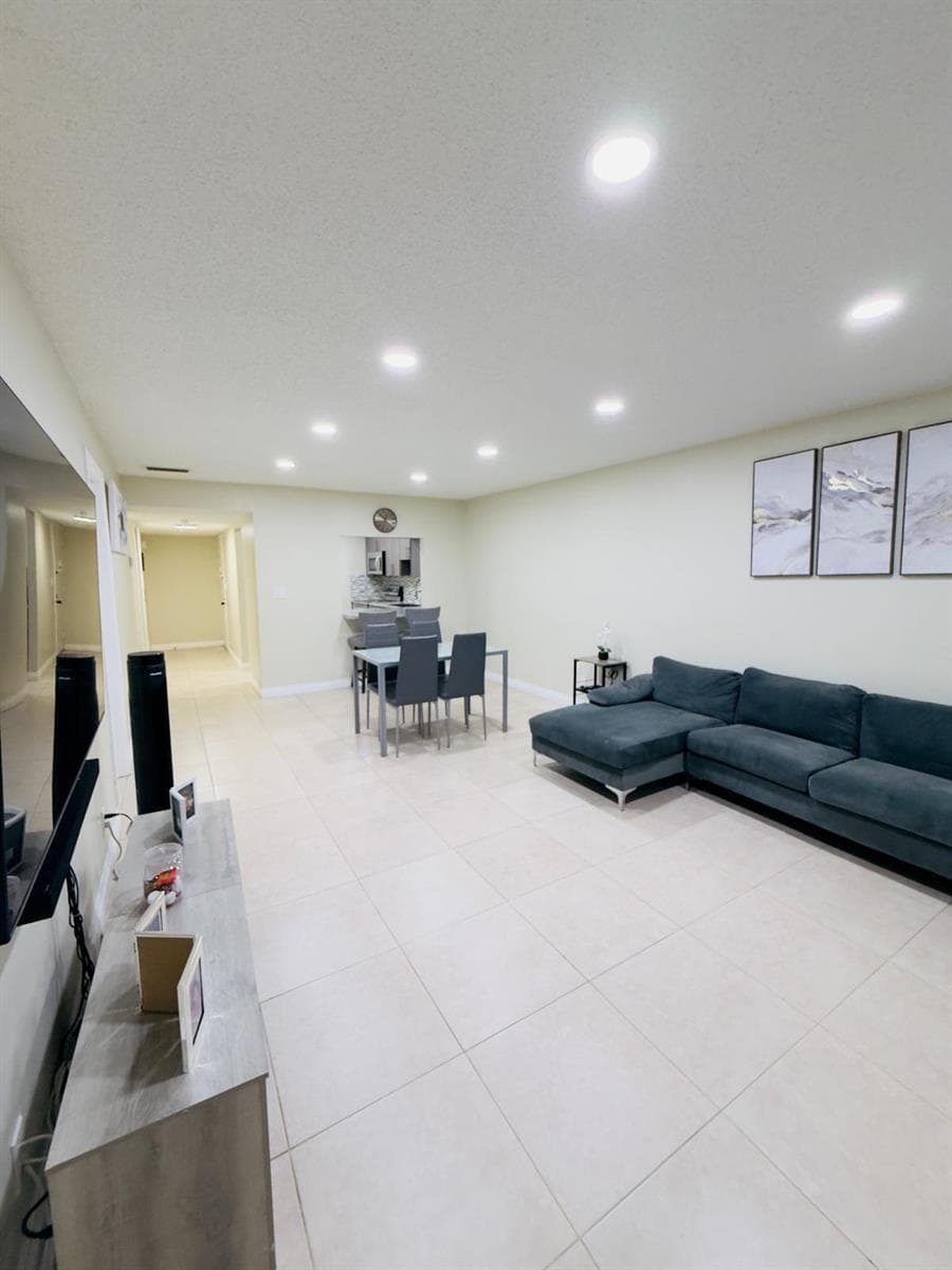 5545 N Lakewood Circle N # 425, Margate FL 33063 photo 3