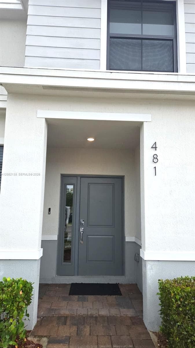 481 NE 12th St, Florida City FL 33034