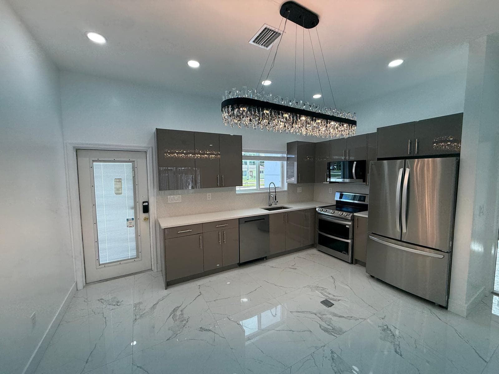 6319 Southgate Boulevard, Margate FL 33068 photo 2
