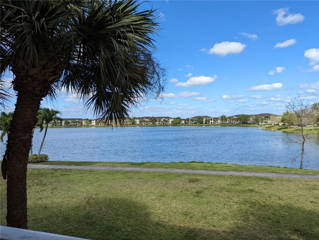 5011 Wiles Road # 208, Coconut Creek FL 33073 photo 2