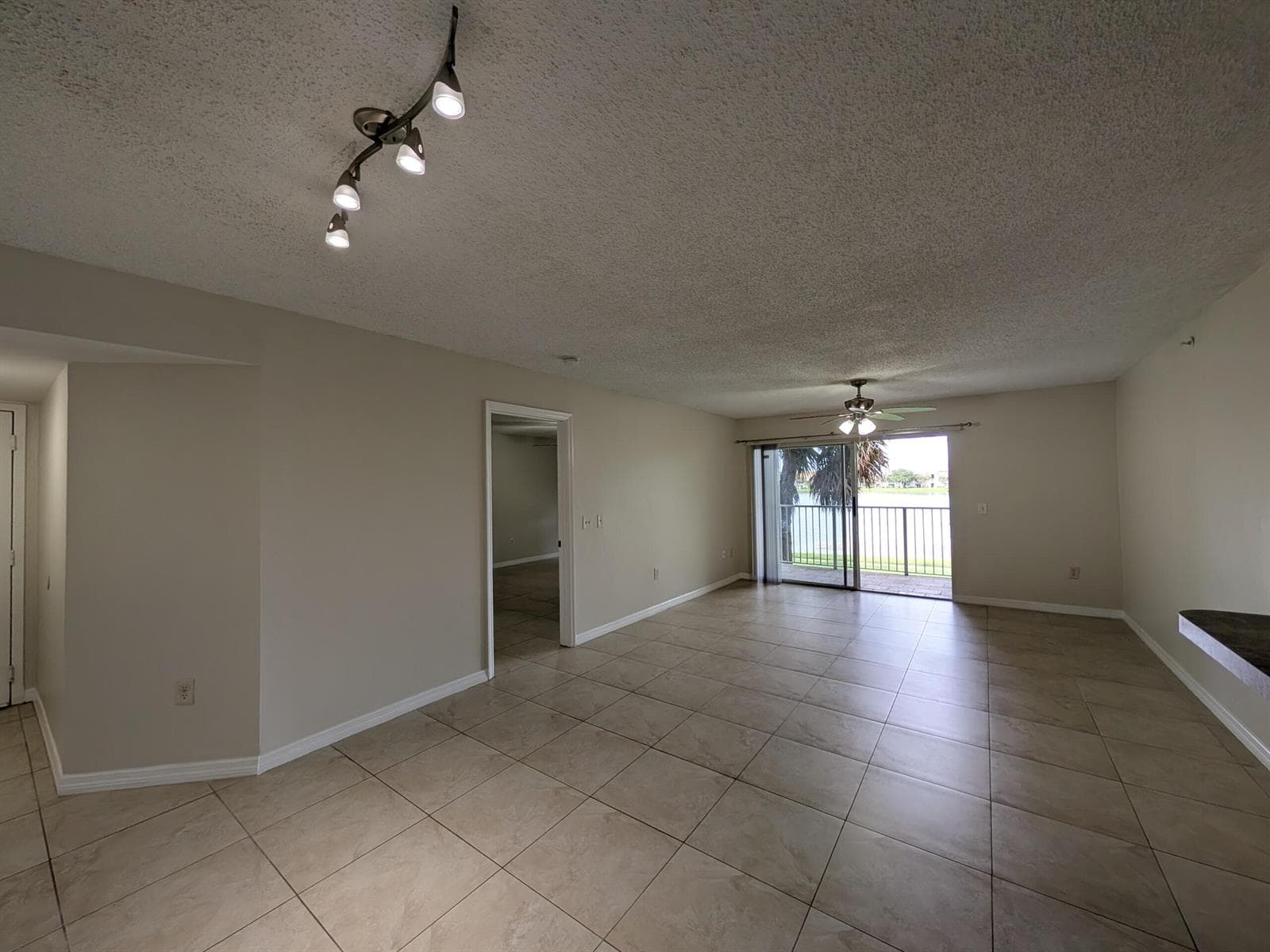 5011 Wiles Road # 208, Coconut Creek FL 33073 photo 3