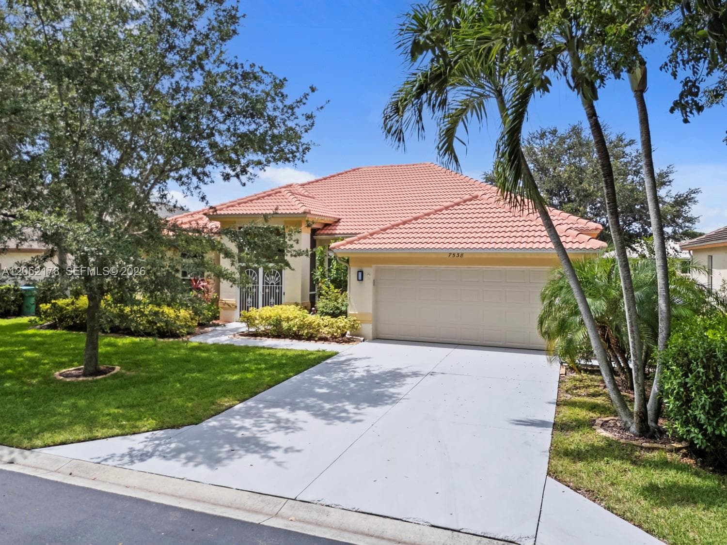 7538 Citrus Hill Ln, Naples FL 34109 photo 2