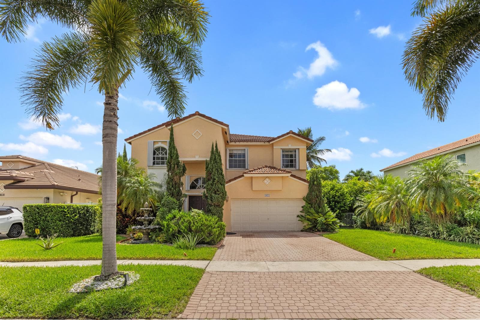 1021 NW 185th Avenue, Pembroke Pines FL 33029