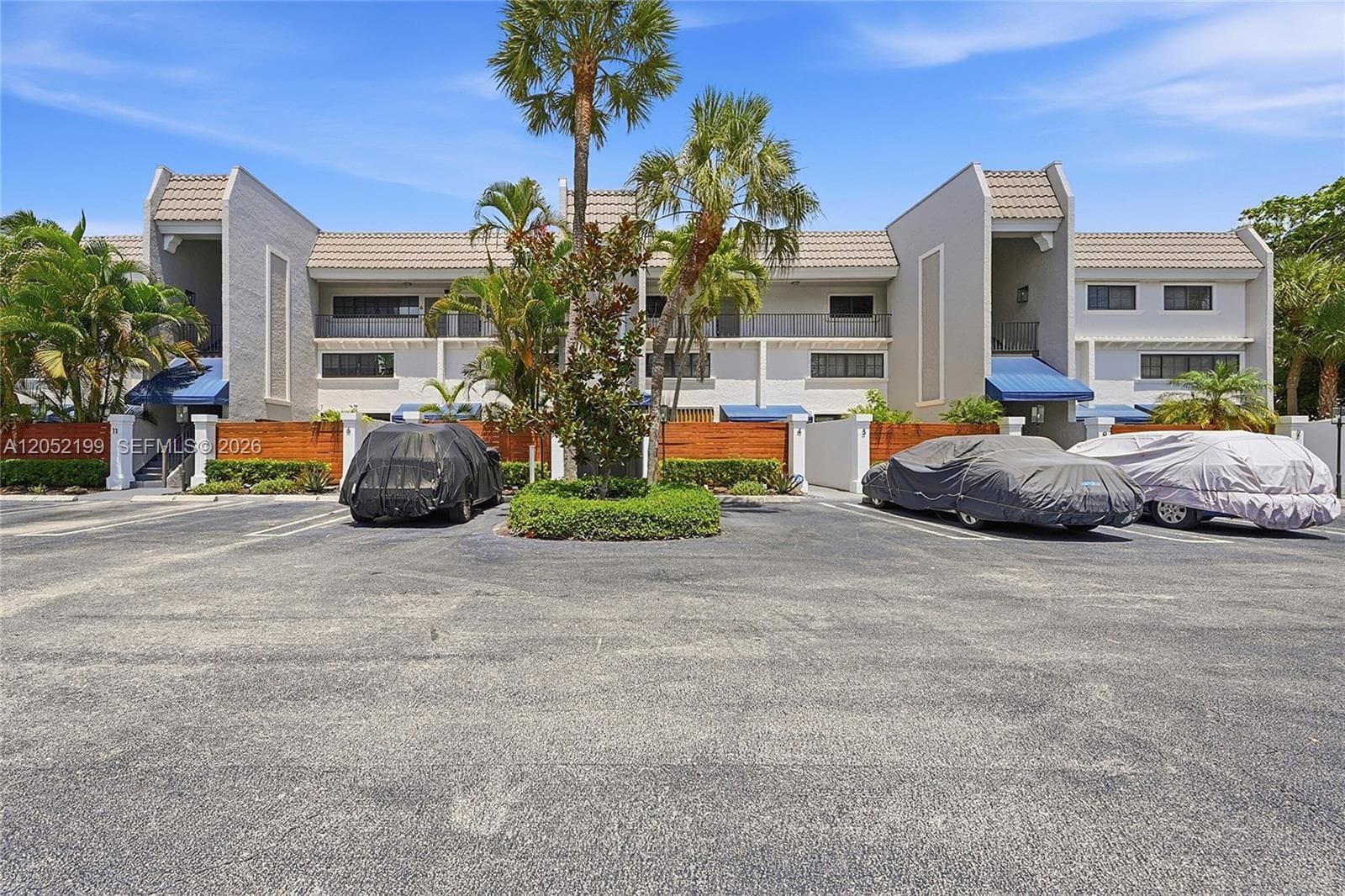 801 Palm Trl # 10, Delray Beach FL 33483 photo 2