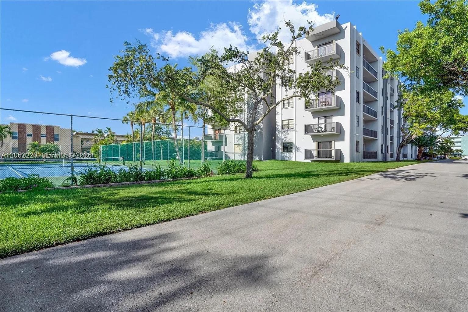 1301 NE 7th # 405, Hallandale Beach FL 33009 photo 3