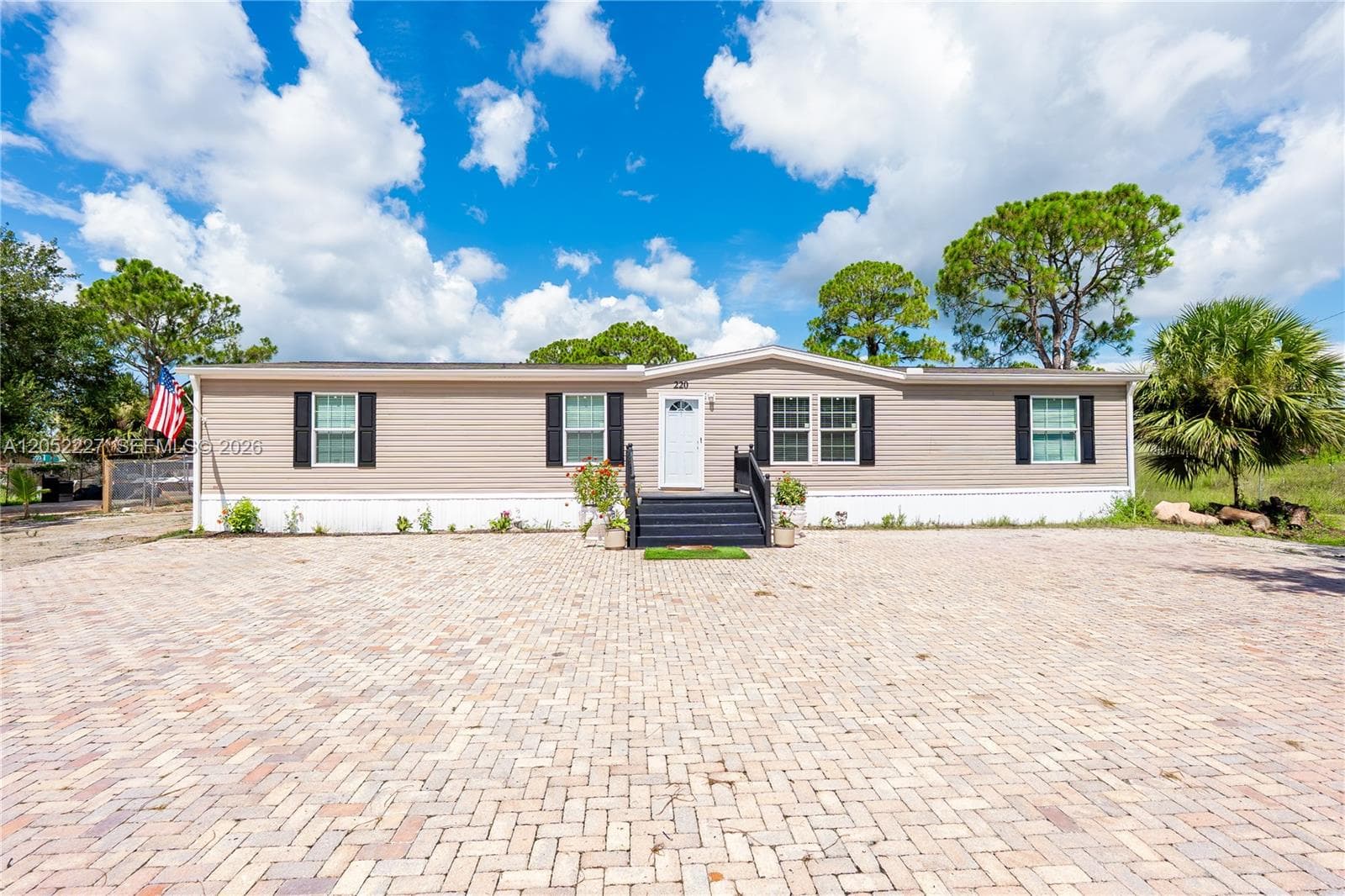 220 S Kennel ST, Clewiston FL 33440 photo 3