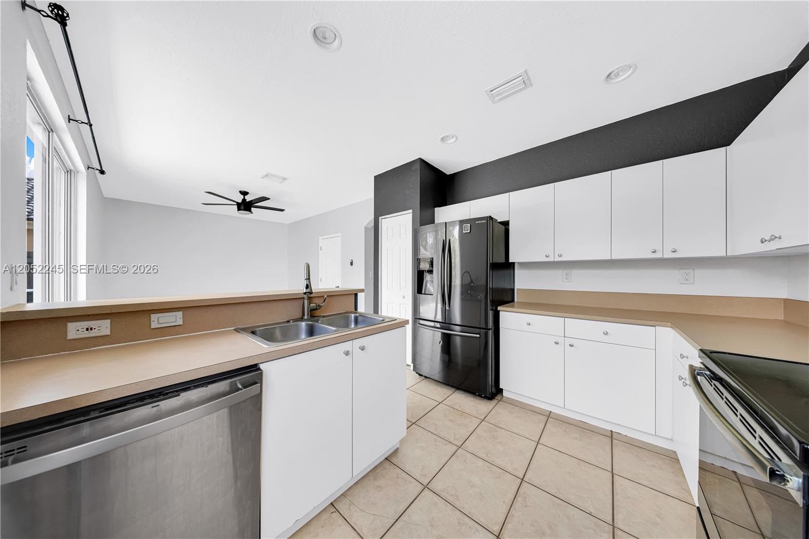 2019 SE 13th St, Homestead FL 33035 photo 5