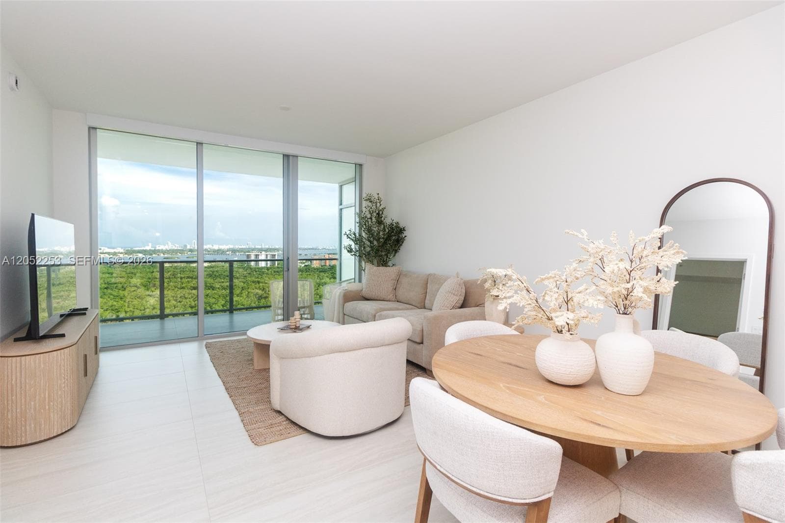 2411 Laguna Circle # 1704, North Miami FL 33181 photo 2