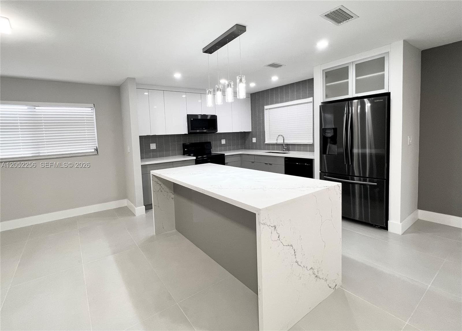 240 SE 7th St, Dania Beach FL 33004 photo 3
