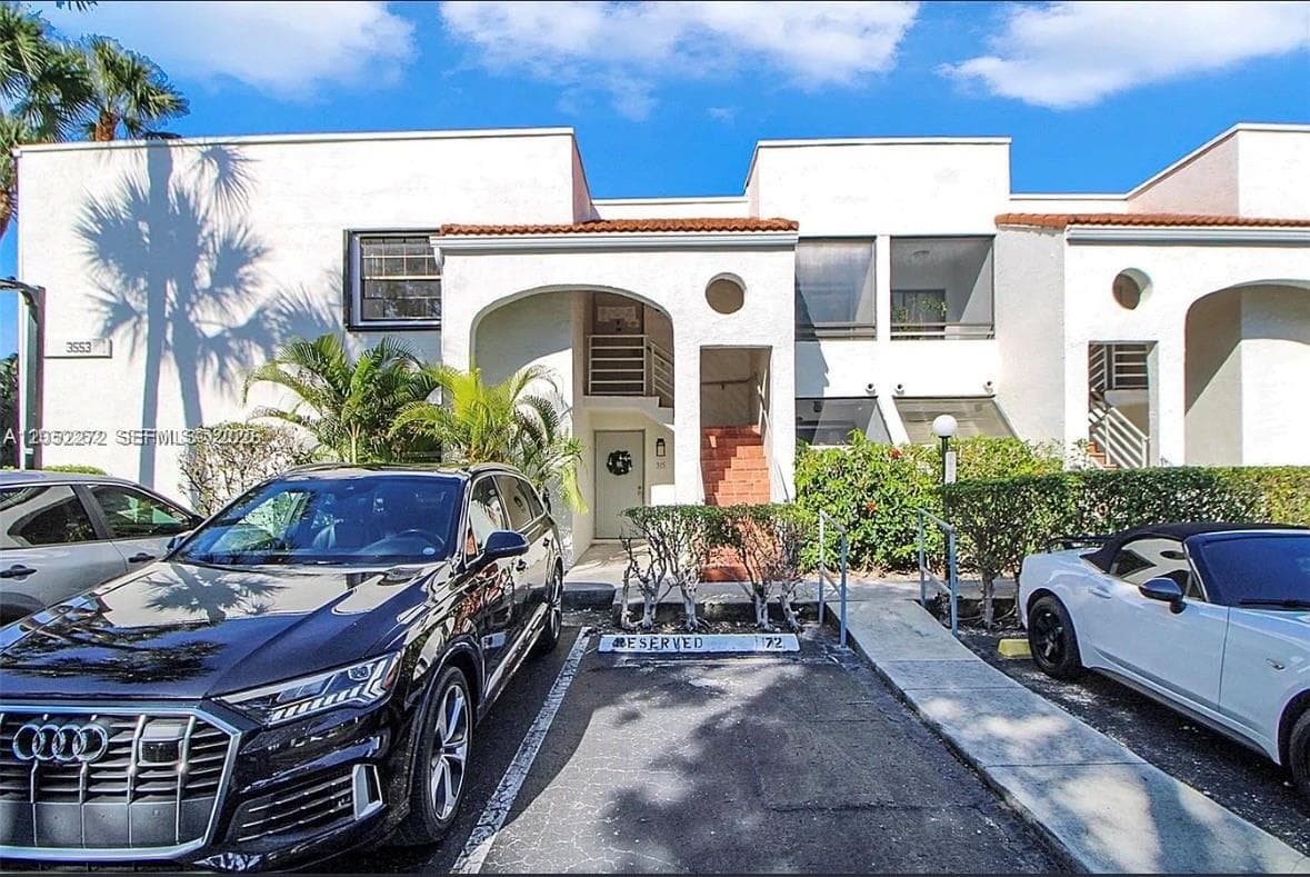 3553 Magellan Cir # 317-1, Aventura FL 33180