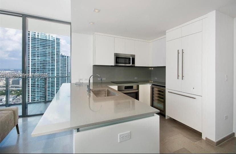 88 SW 7th St # 2712, Miami FL 33130 photo 3