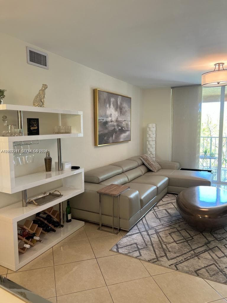 19901 E Country Club Dr # 2505, Aventura FL 33180 photo 2