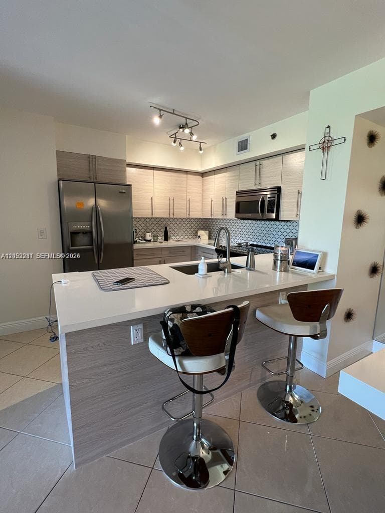 19901 E Country Club Dr # 2505, Aventura FL 33180 photo 5