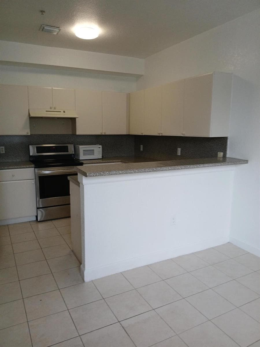 2127 Shoma Drive, Royal Palm Beach FL 33414 photo 3