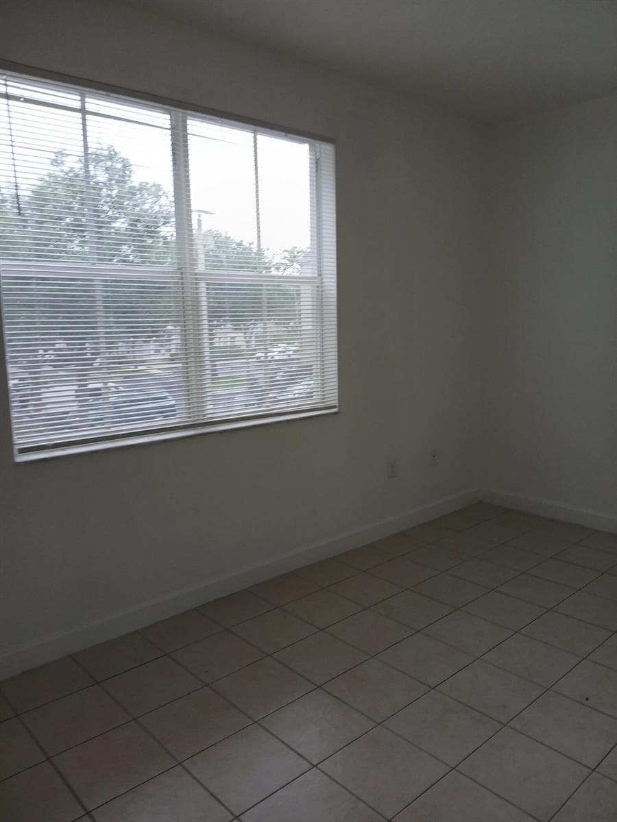 2127 Shoma Drive, Royal Palm Beach FL 33414 photo 4