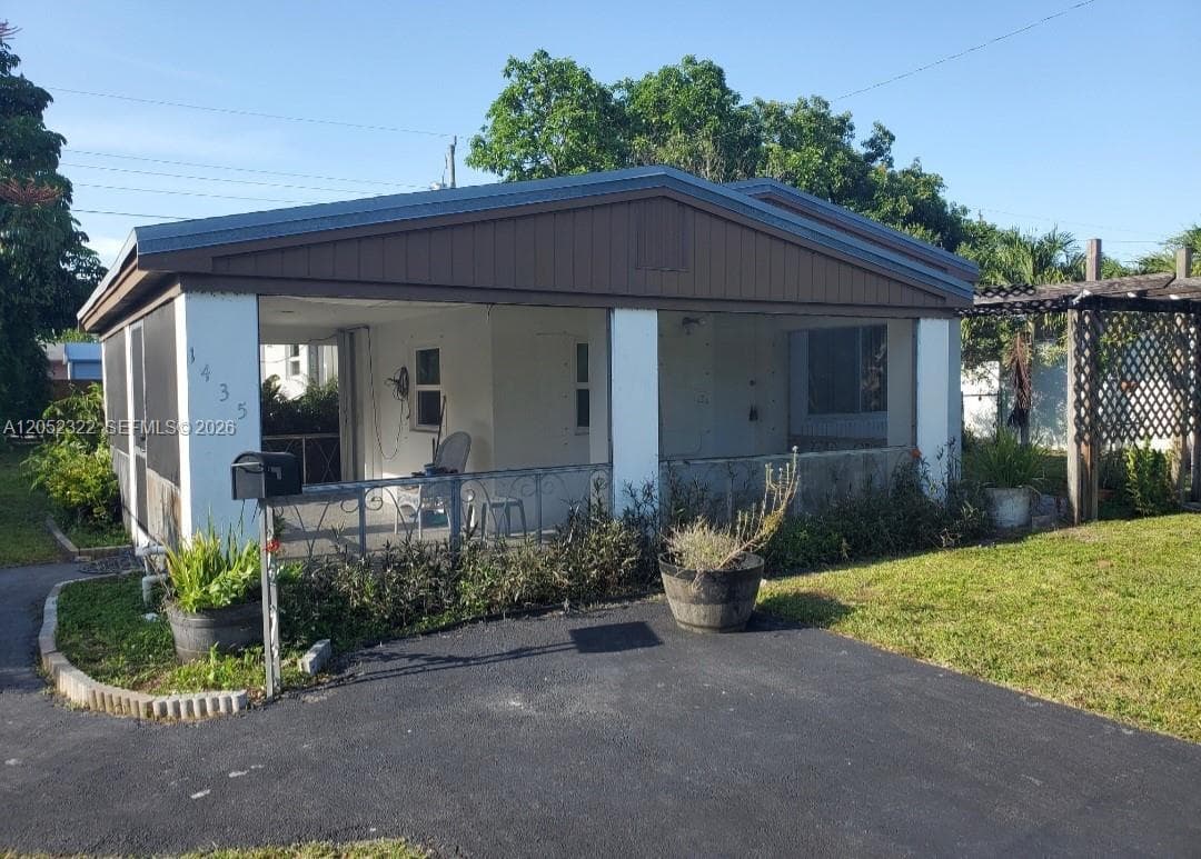 1435 NE 179th St, North Miami Beach FL 33162 photo 2