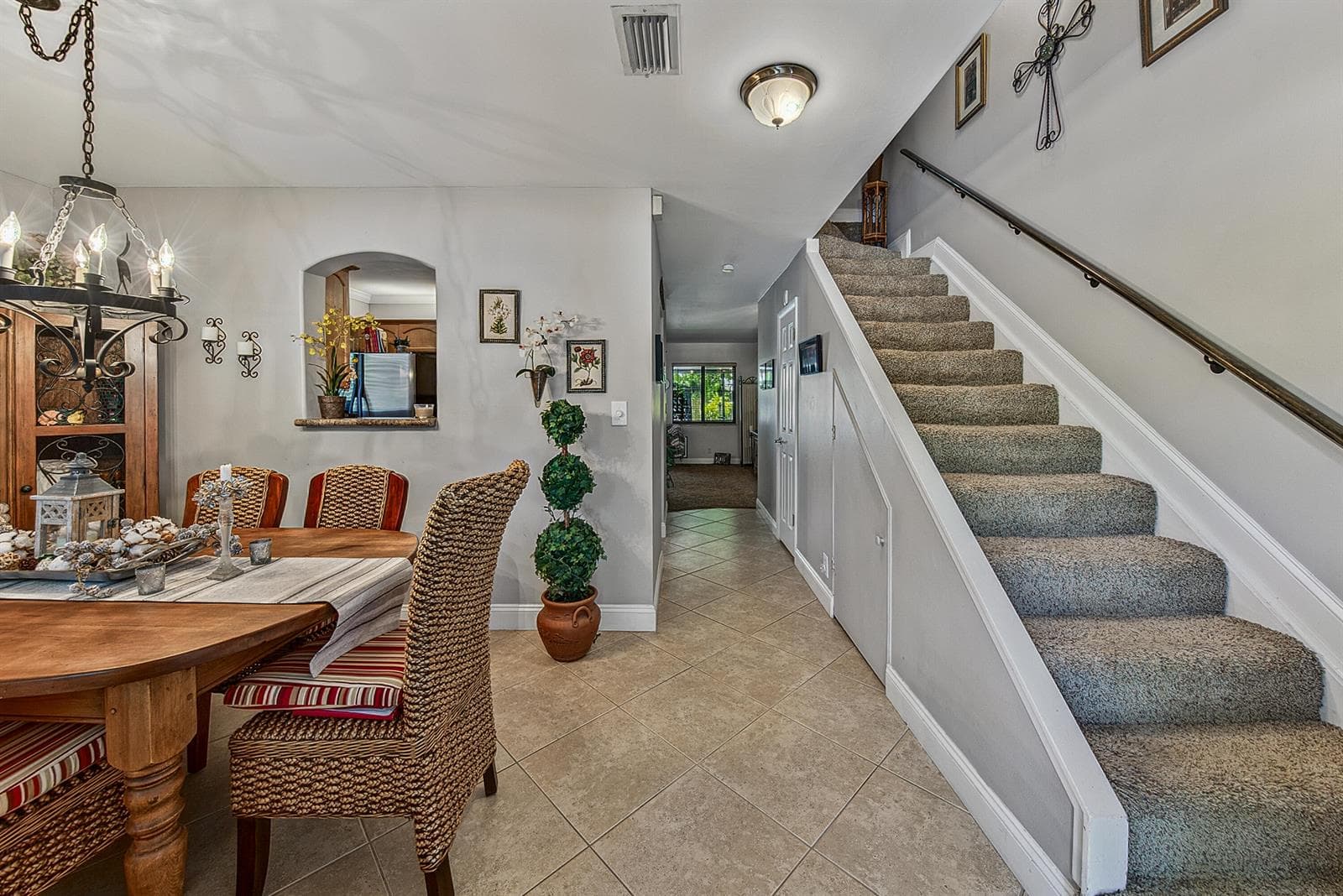 2130 NE 9th Avenue, Wilton Manors FL 33305 photo 2