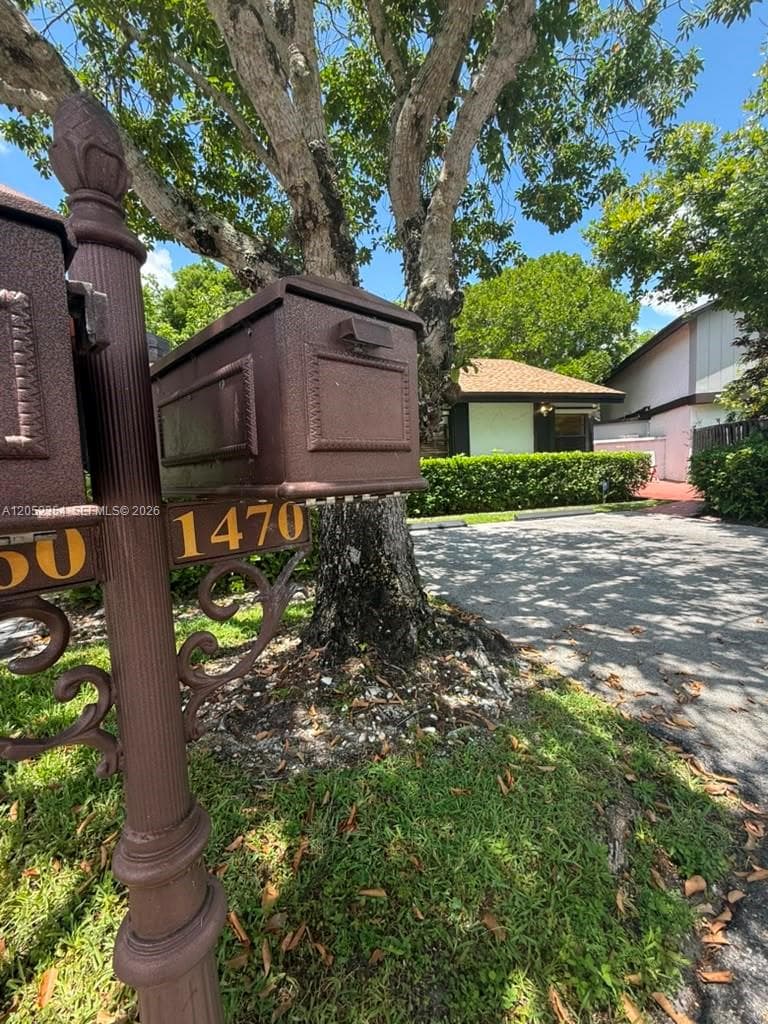 1470 Flamingo Ct, Pembroke Pines FL 33026 photo 2