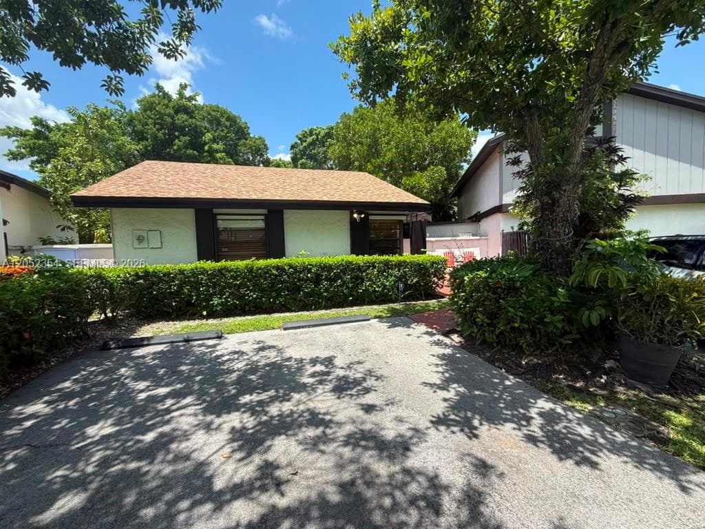 1470 Flamingo Ct, Pembroke Pines FL 33026 photo 3