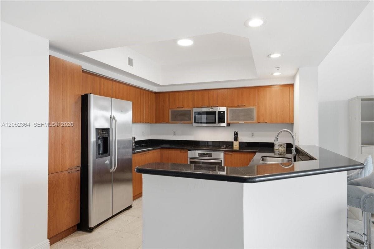 14951 Royal Oaks Ln # 402, North Miami FL 33181 photo 4