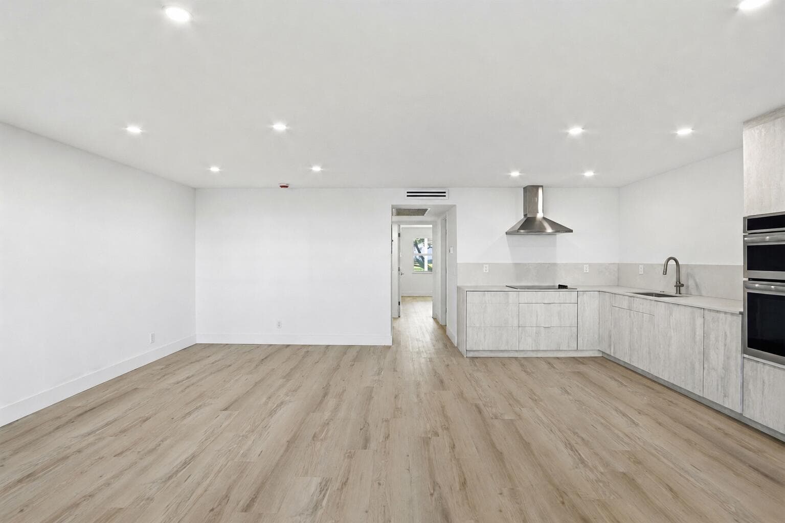 1023 Guildford # B, Boca Raton FL 33434 photo 2
