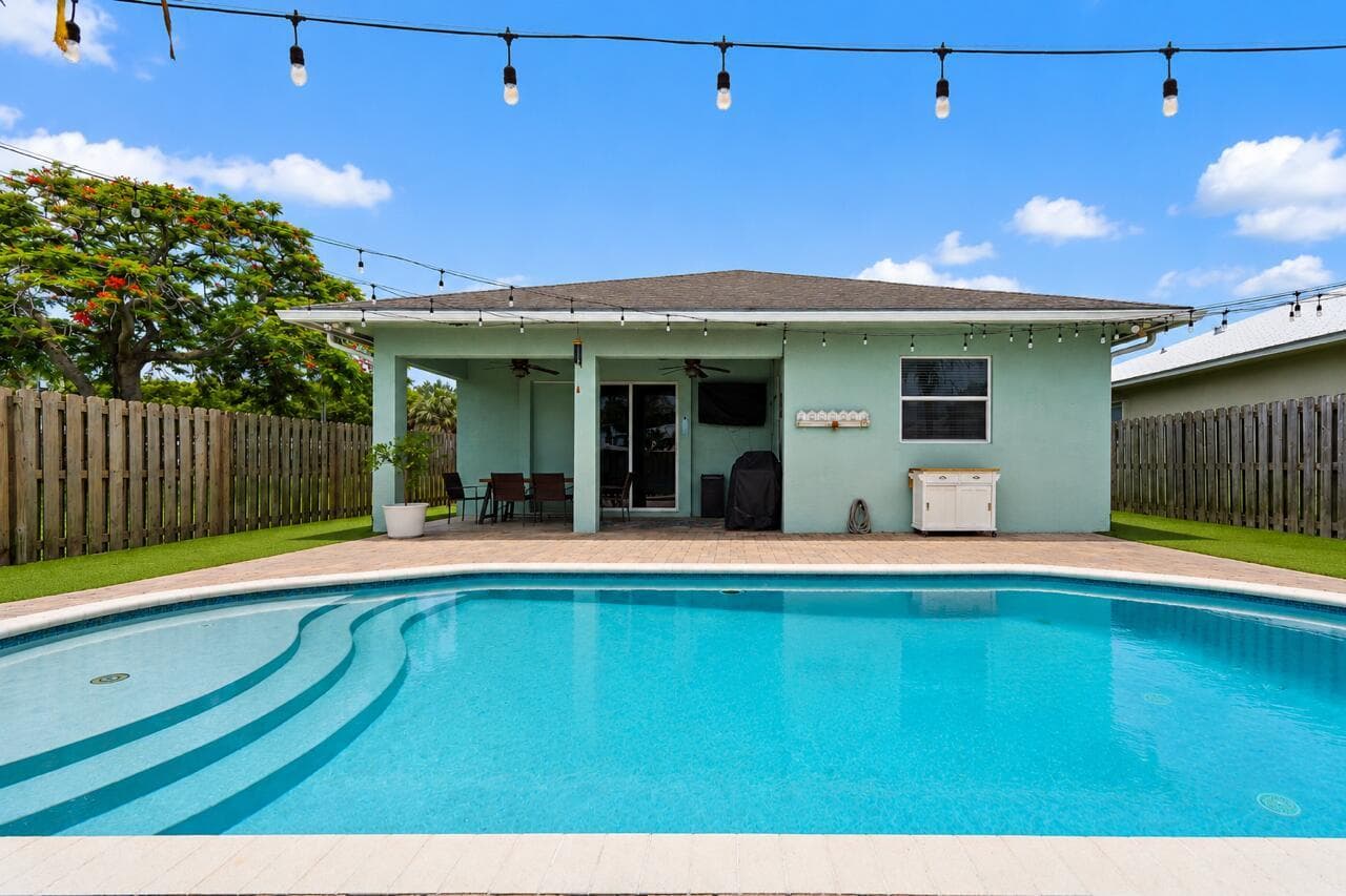 17620 Cinquez Park Road W, Jupiter FL 33458 photo 2