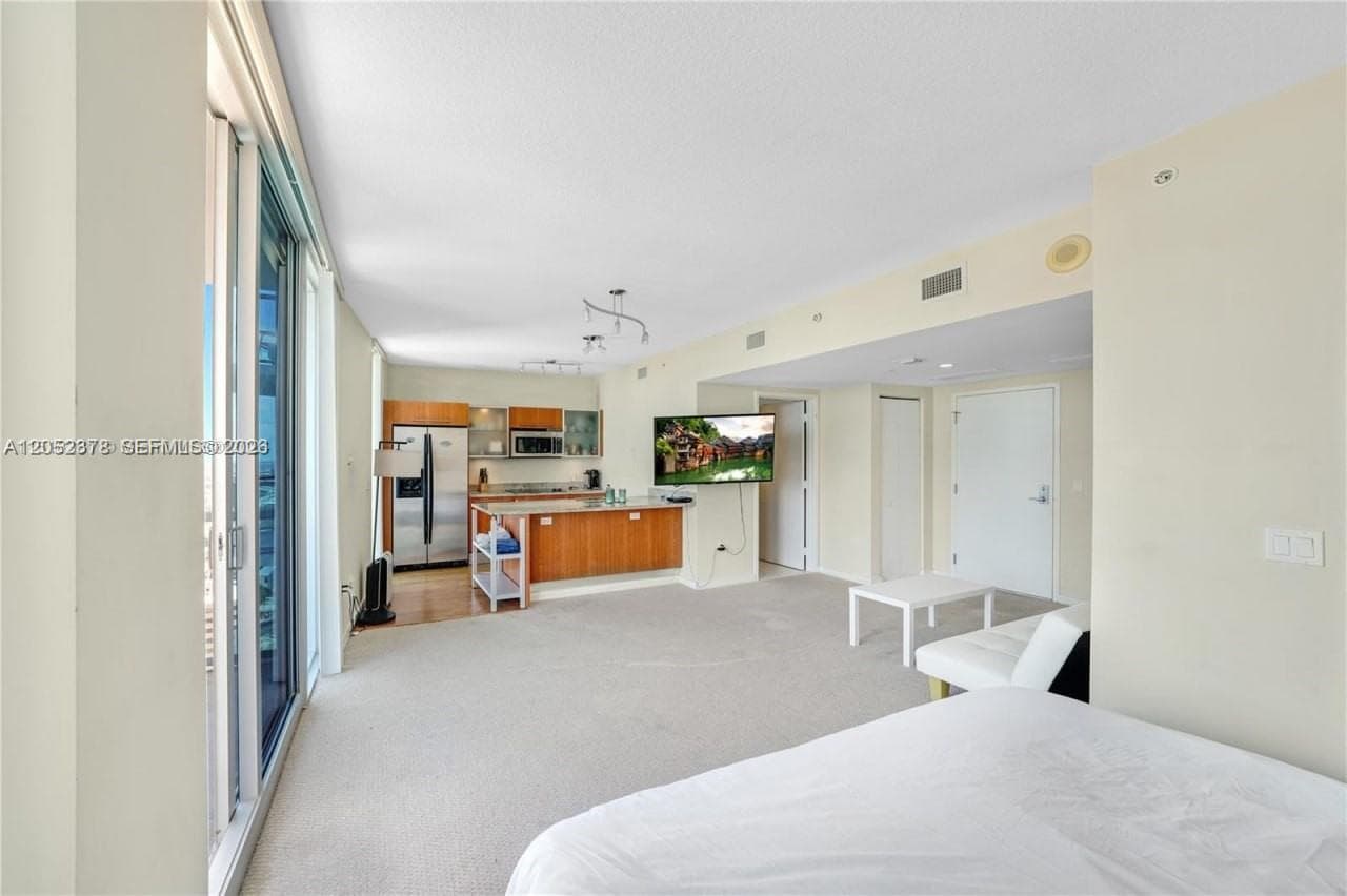 185 SW 7th St # 3100, Miami FL 33130 photo 5
