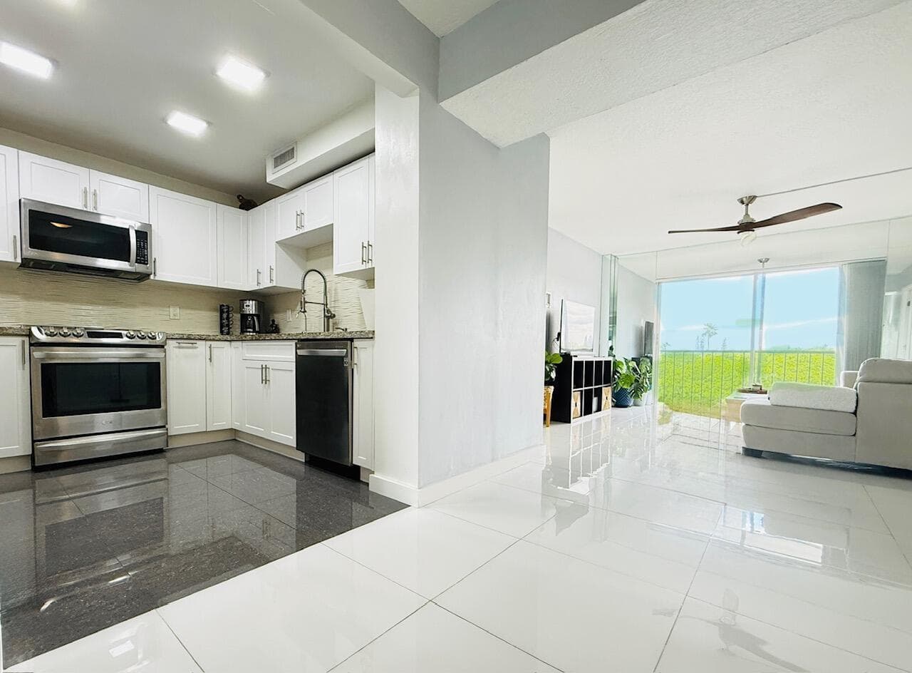 4164 Inverrary Drive # 404, Lauderhill FL 33319