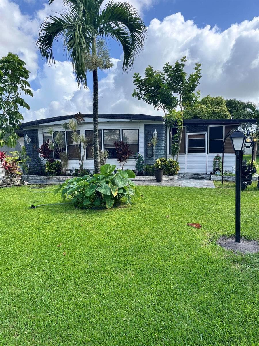 4415 Round Table Court, Boynton Beach FL 33436