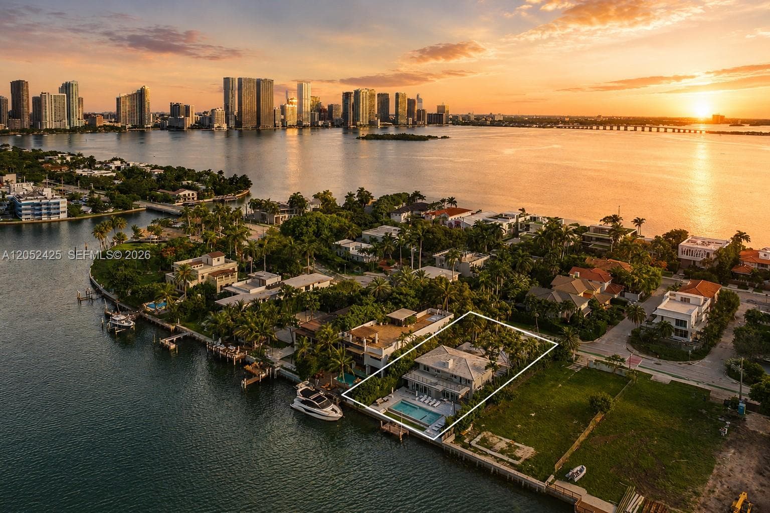 1300 S Venetian Way, Miami FL 33139 photo 2