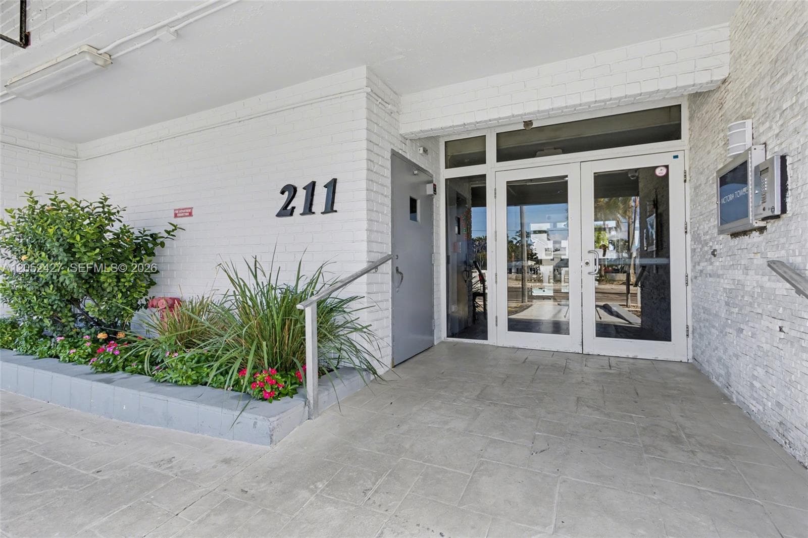 211 S Ocean Dr # 205, Hollywood FL 33019