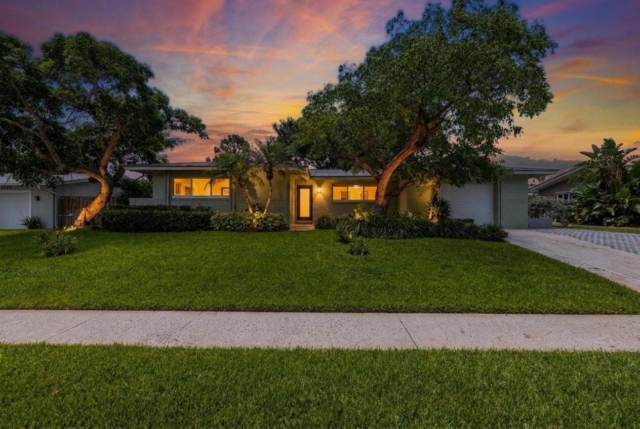 1002 SW 1st Street, Boca Raton FL 33486