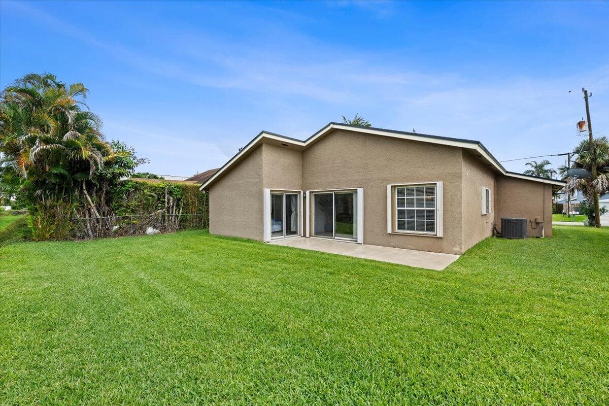 6397 Garrett Street, Jupiter FL 33458 photo 3