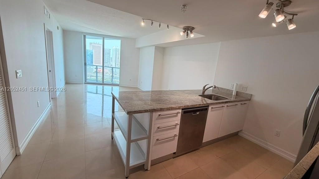 185 SW 7th St # 2505, Miami FL 33130 photo 3