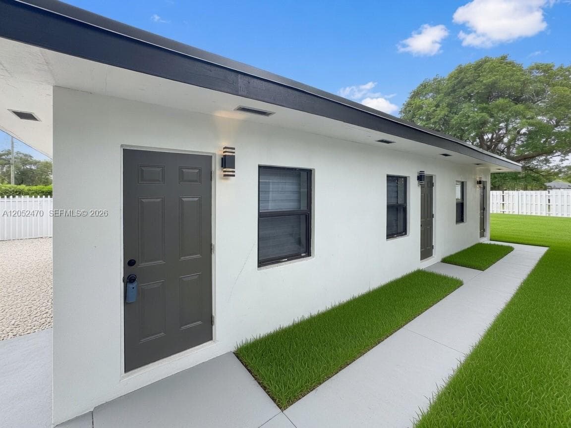 5312 NW 24th Ct, Miami FL 33142 photo 3