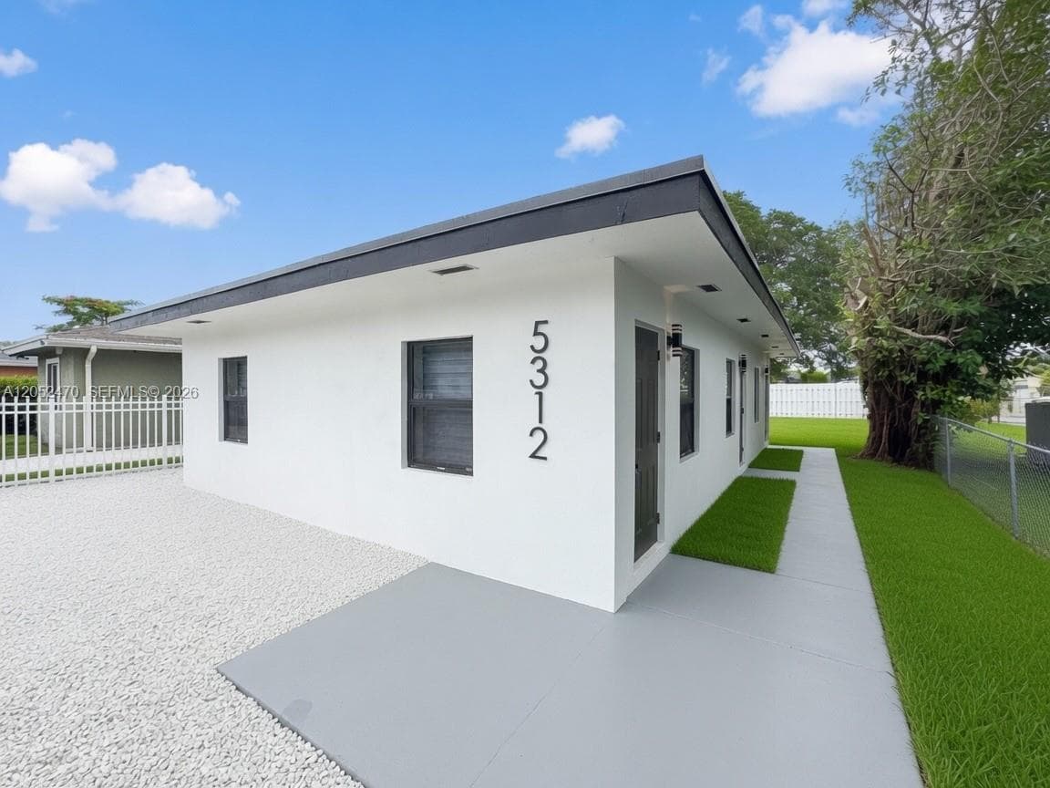 5312 NW 24th Ct, Miami FL 33142