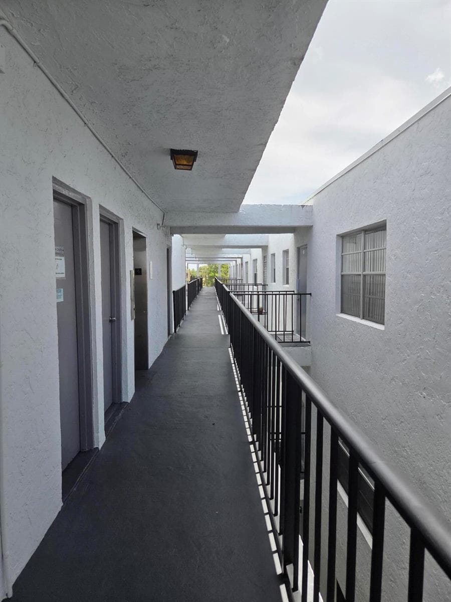 2998 Sunrise Lakes Drive E # 411, Sunrise FL 33322 photo 2