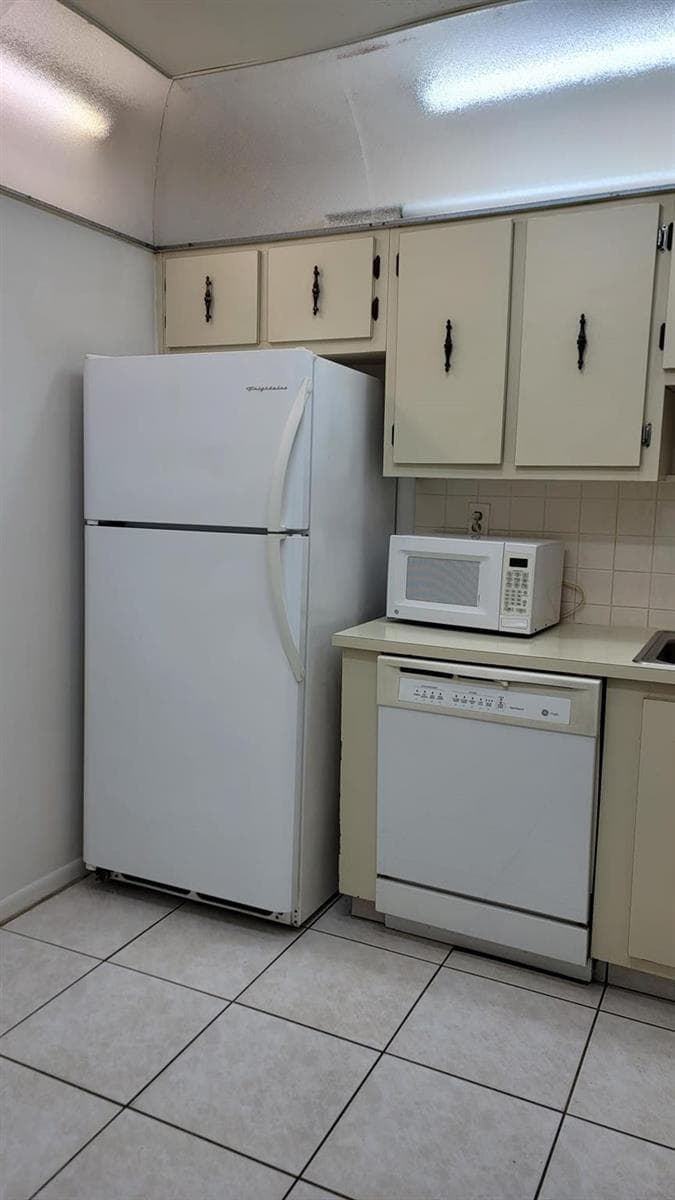4394 NW 9th Avenue # 3G, Deerfield Beach FL 33064 photo 2