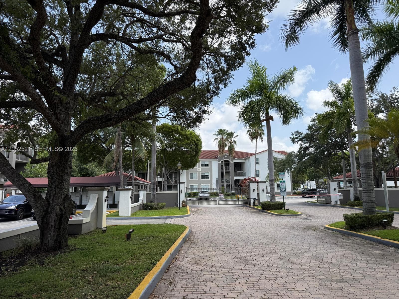 6861 SW 44th St # 205, Miami FL 33155 photo 2